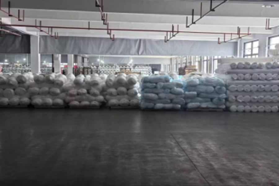 ধূসর ফ্যাব্রিক উৎপাদন-সমাপ্ত পণ্য বসানো এলাকা