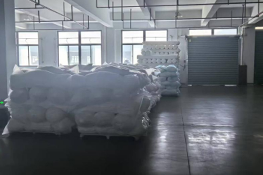 ধূসর ফ্যাব্রিক উত্পাদন থেকে ডেলিভারি এলাকা