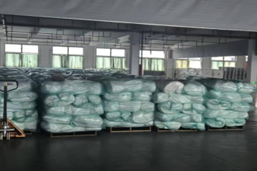 ধূসর ফ্যাব্রিক উত্পাদন থেকে ডেলিভারি এলাকা